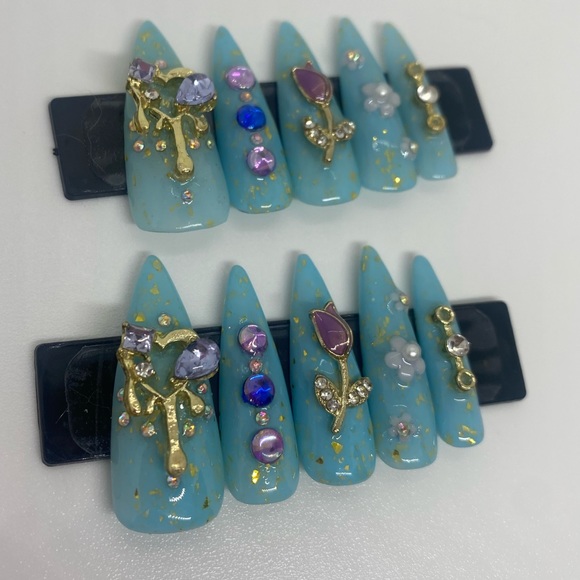 Color Changing Purple to Blue Handmade Press On Nail Set - Picture 6 of 16